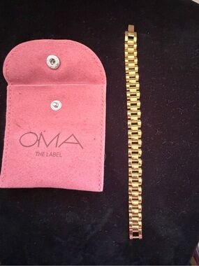 Oma the Label 18k Gold Plated Link Bracelet with Pink Suede Pouch 10”